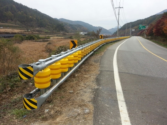comprar Corrosion Resistance High Highway Roller Barrier for Mountain Roads Roller Size Diameter 245/350 Mm online manufacture