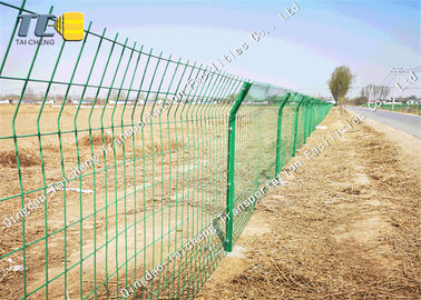 Good price El Pvc cubrió resistencia a la corrosión neta soldada con autógena de High Speed Protection de la cerca de alambre en línea