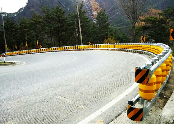 comprar Los cubos dobles EVA Filled Safety Roller Barrier galvanizaron online manufacture