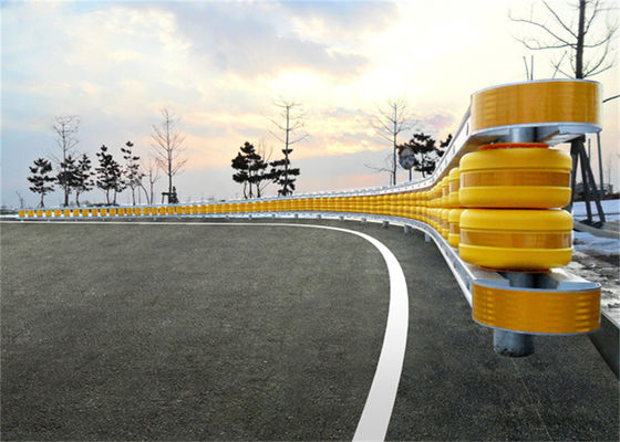 Buen precio Length 4 Meters Roller Crash Barrier guardrail manufacture suitable for installation on highways streets and urban roads en línea