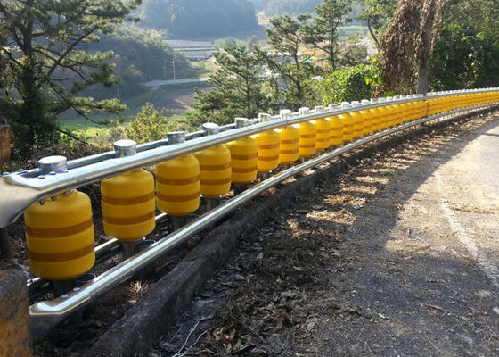 Buen precio Barrera de choque de rodillos de 4 metros que proporciona protección en todas partes diseñada para soportar condiciones adversas y impactos pesados en línea