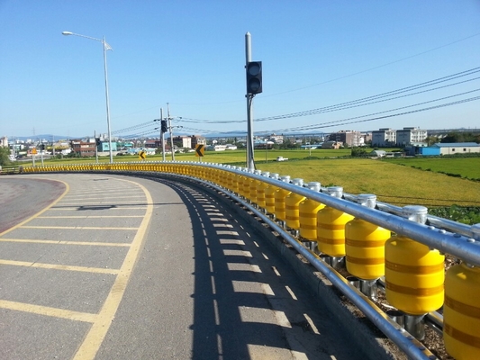 Good price Carreteras HDG Barrera de rodillos de carretera para Oriente Medio en línea